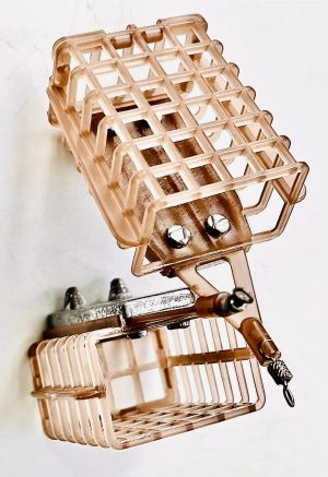 Кормушка пластиковая закрытого типа с грунтозацепом PZ-2